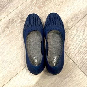 Navy blue Allbirds Flats size 6